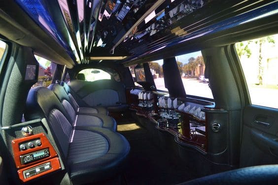 Escalade Limos Interior